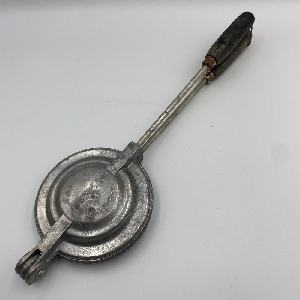 Vintage Toas-Tite Aluminum Pie Iron Sandwich Maker Campfire Tool Pat 2463439